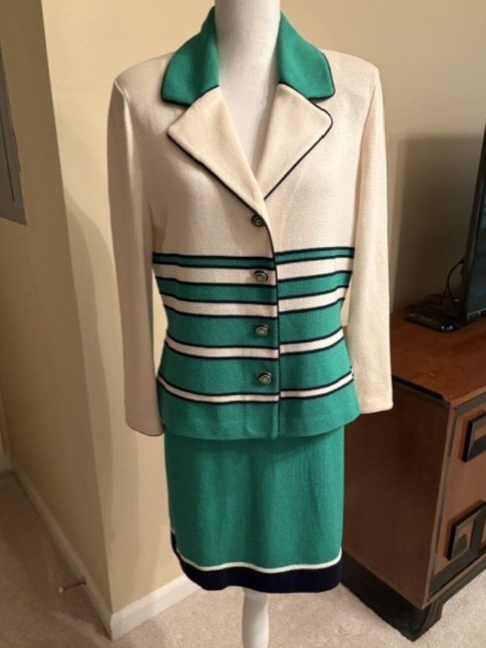 VINTAGE ST. JOHN SUIT